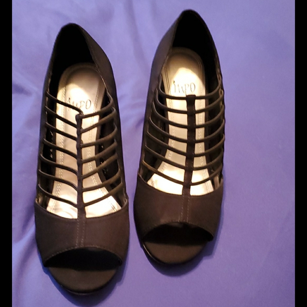 Womens heels size 8w